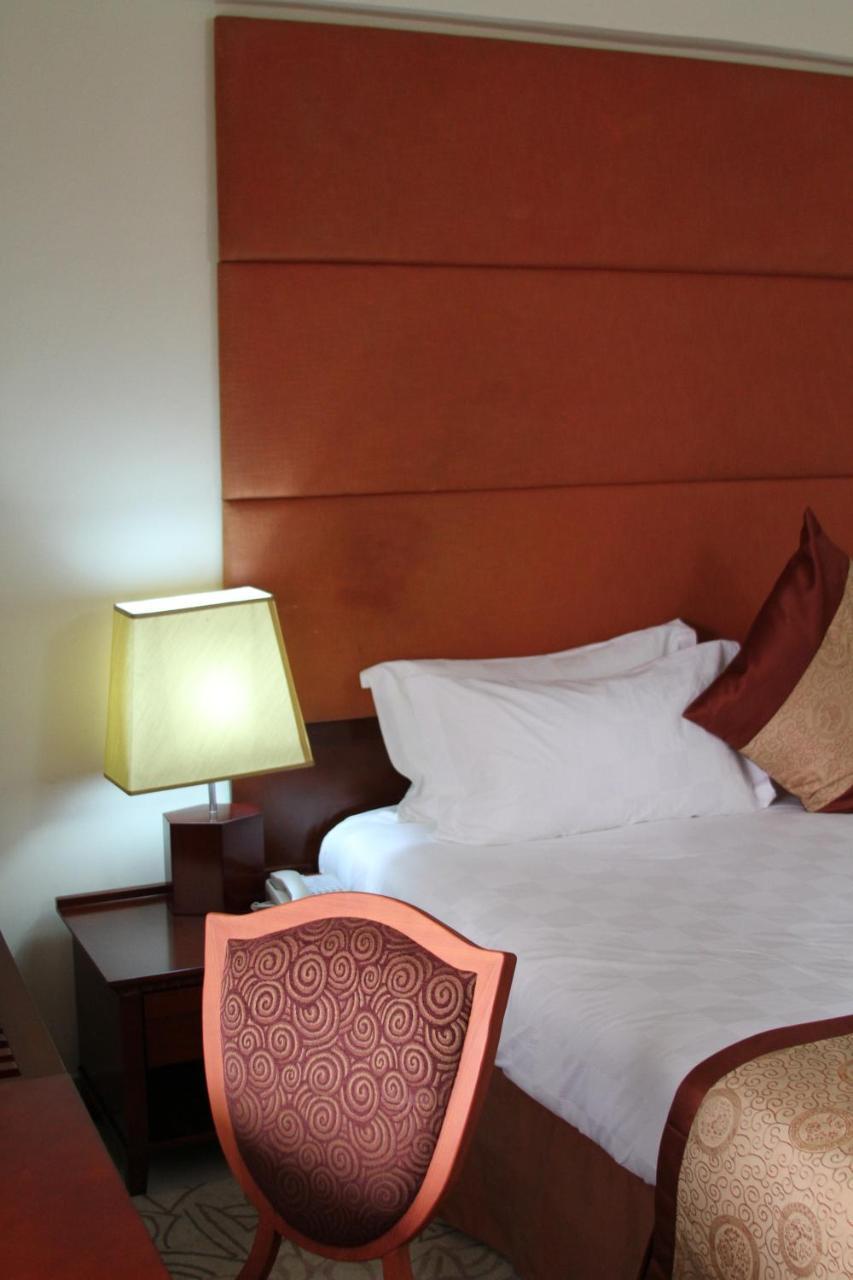Royal Nick Hotel Lashibi Exterior photo